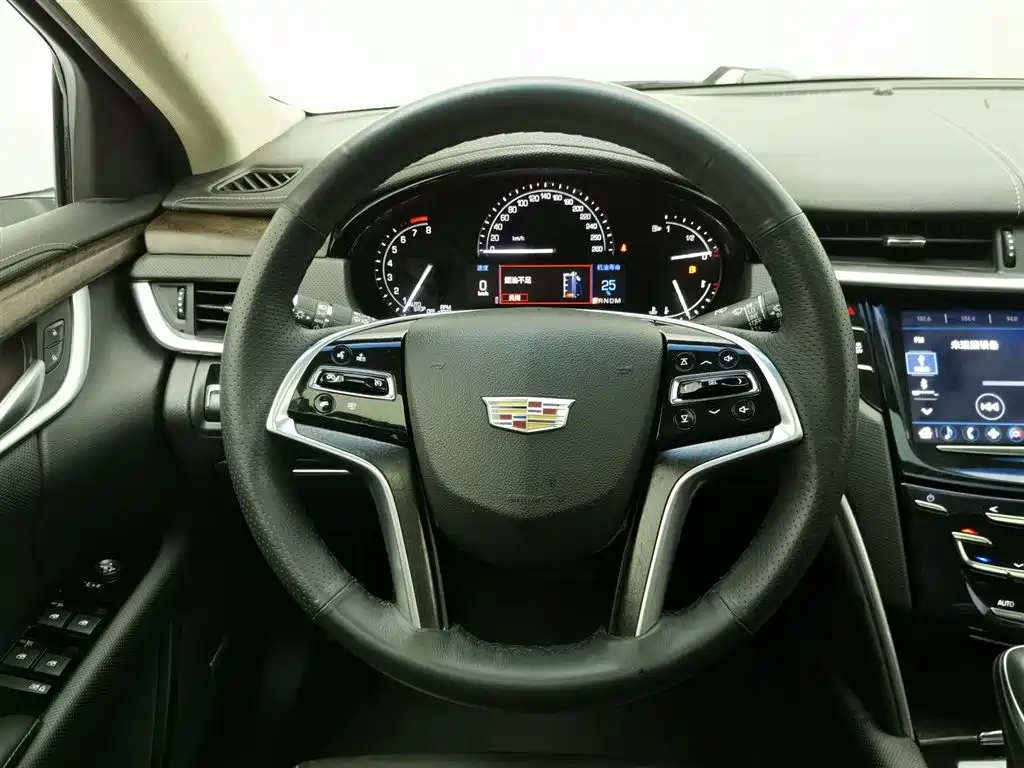 Cadillac XTS 2018 — фото 11