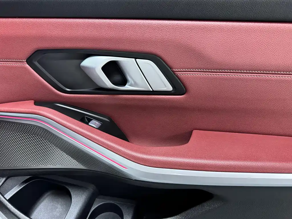 BMW 3 Series 2024 — фото 14