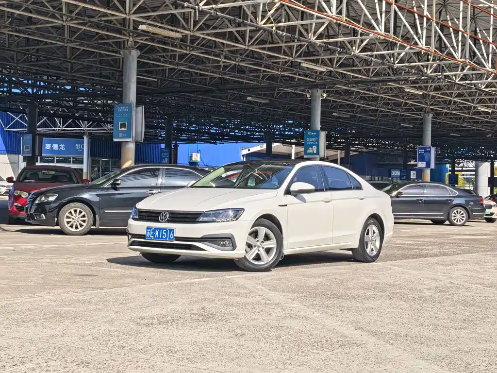 Volkswagen Lamando 2018 — фото 1
