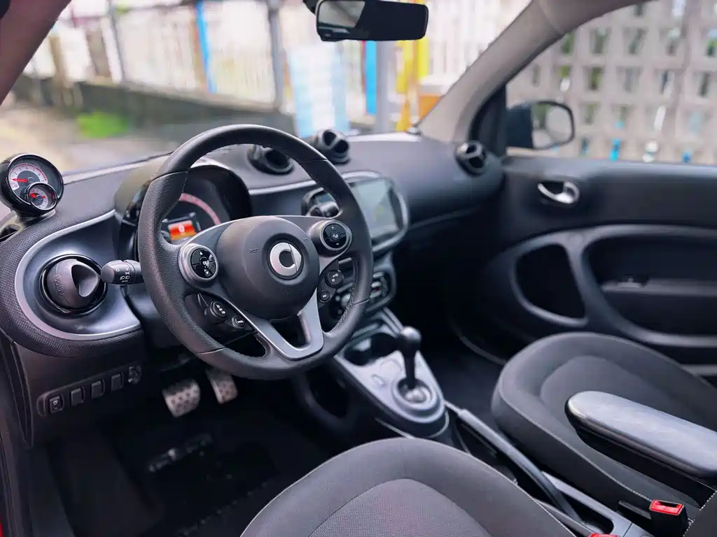 smart fortwo 2019 — фото 16