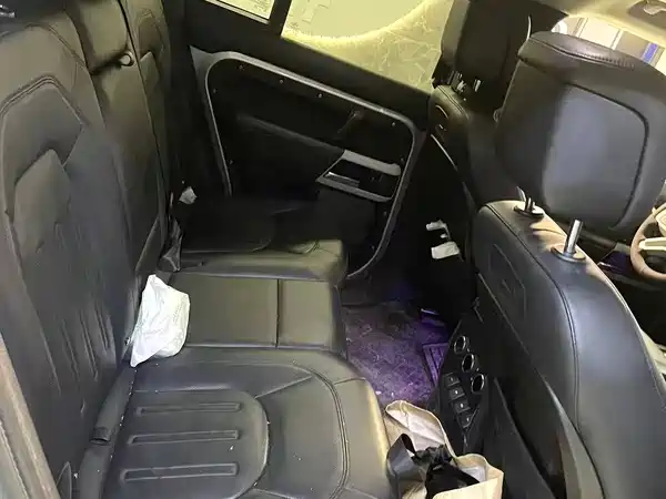 Land Rover Defender 2020