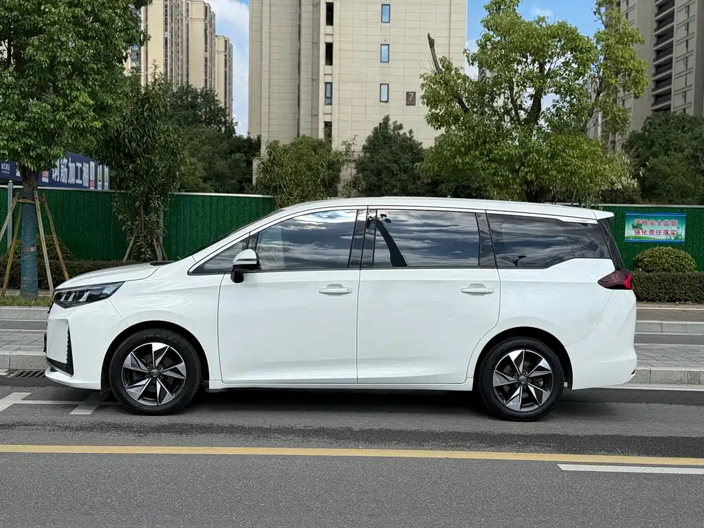 GAC Motor Trumpchi M6 2022 — фото 4