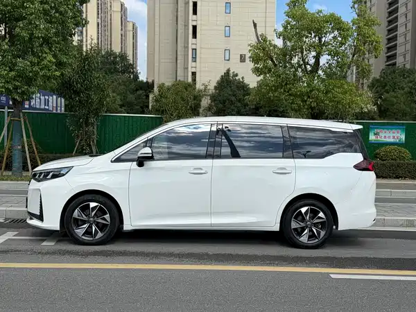 GAC Trumpchi M6 2021
