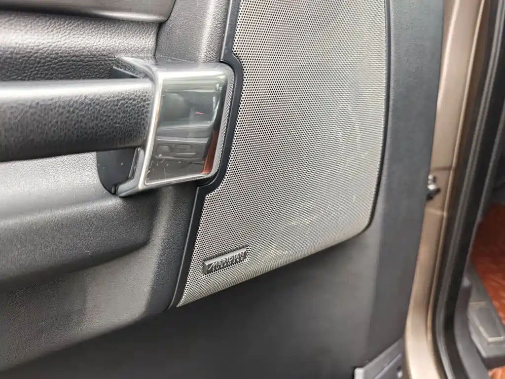 Land Rover Discovery 2015 — фото 9