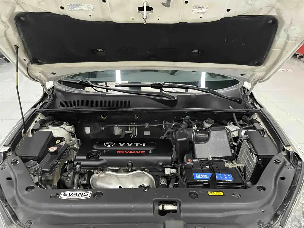 Toyota RAV4 2011 — фото 16