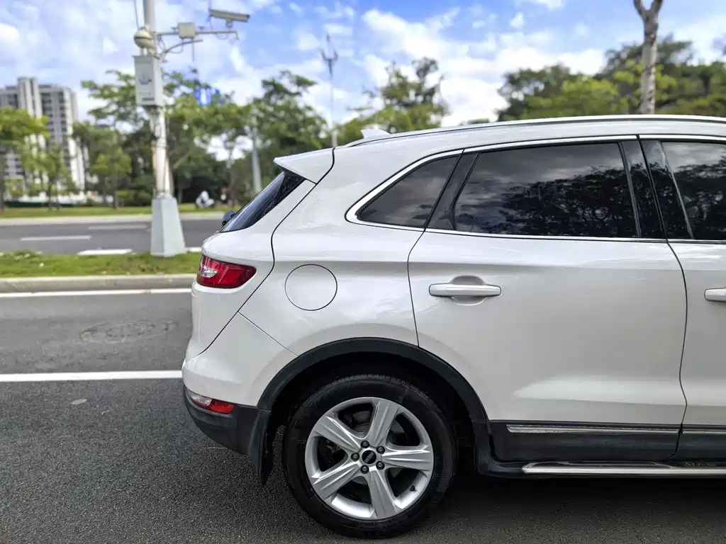Lincoln MKC 2018 — фото 24