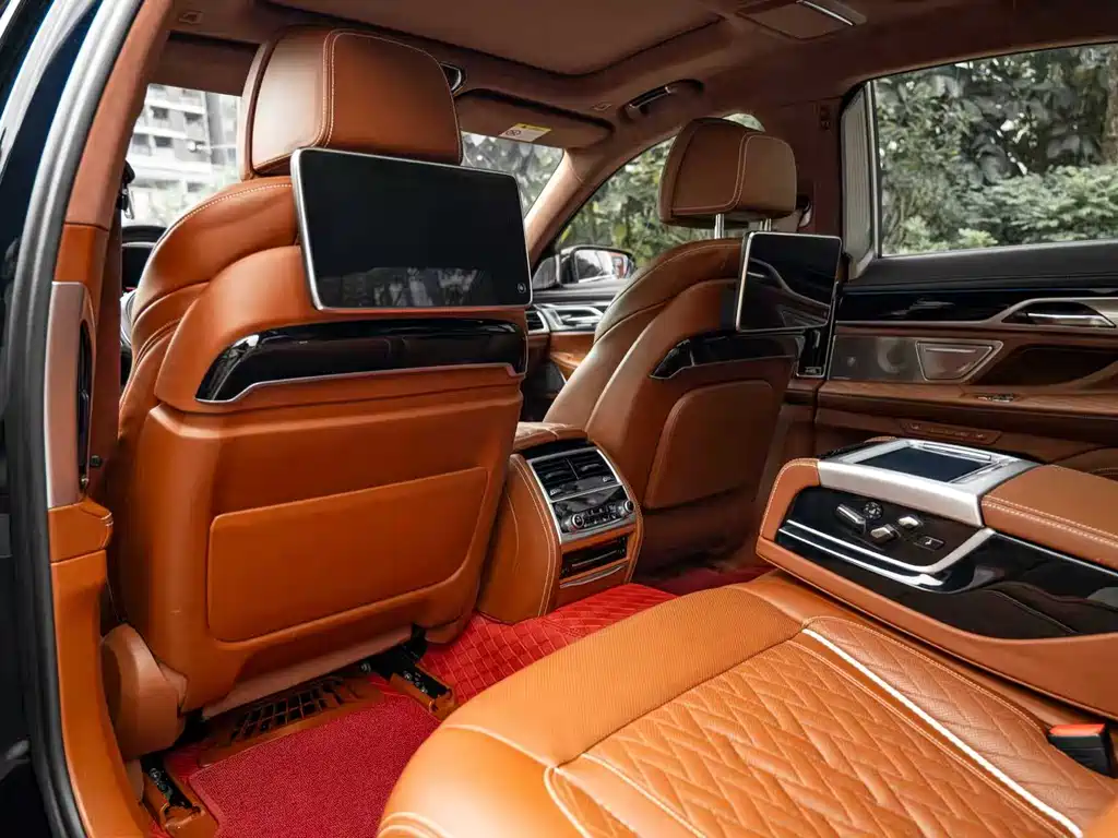 BMW 7 Series 2019 — фото 12