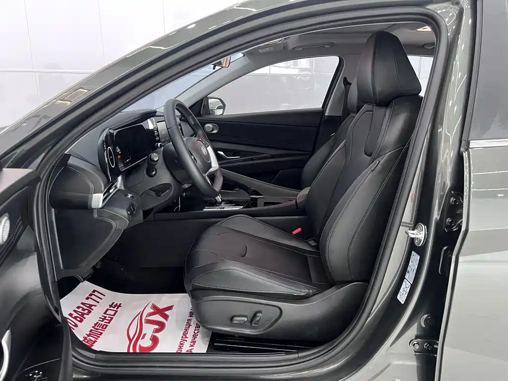 Hyundai Elantra 2024