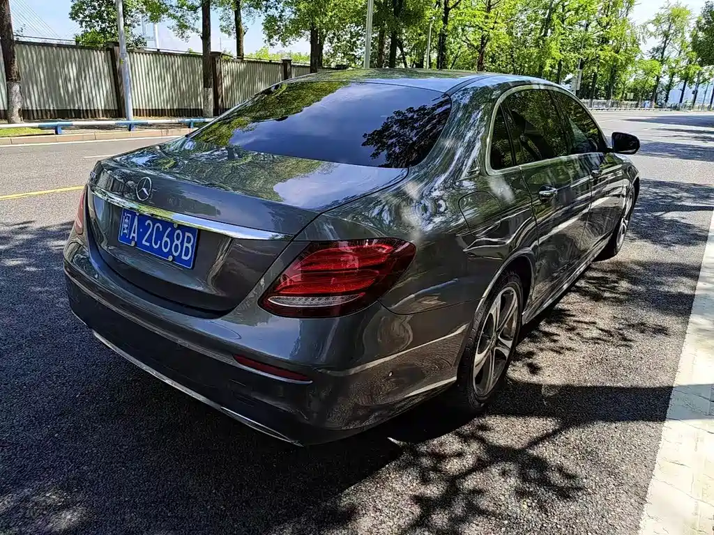 Mercedes-Benz E-Class 2018 — фото 9