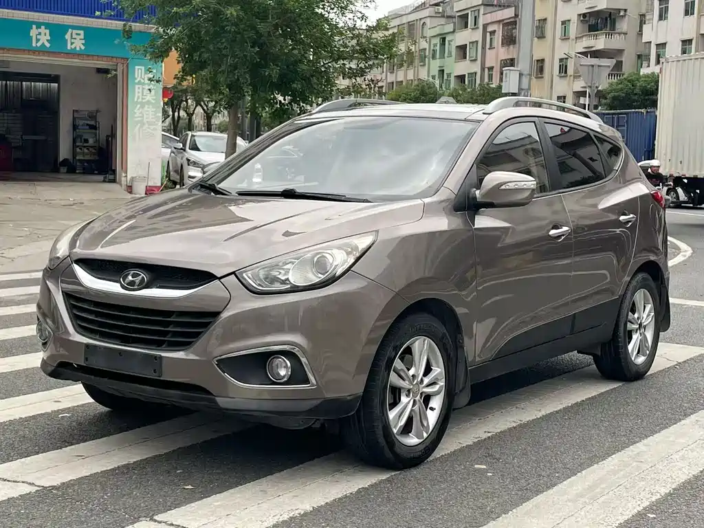 Hyundai ix35 2011 — фото 1