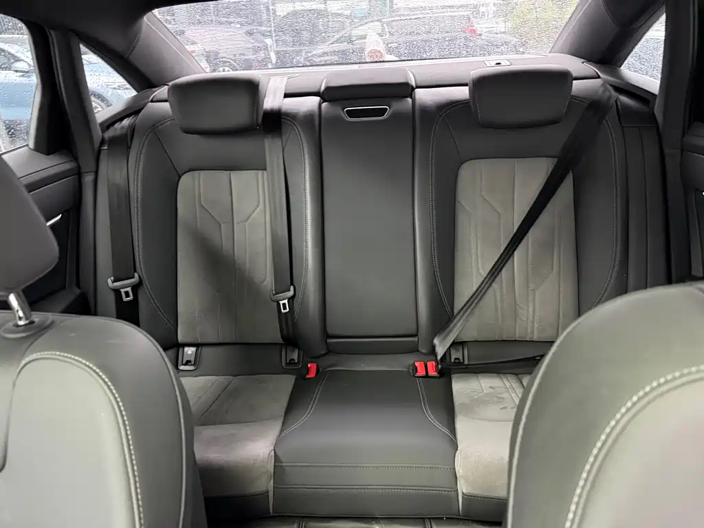 Audi A6L 2023