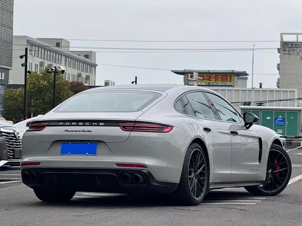 Porsche Panamera 2019 — фото 10