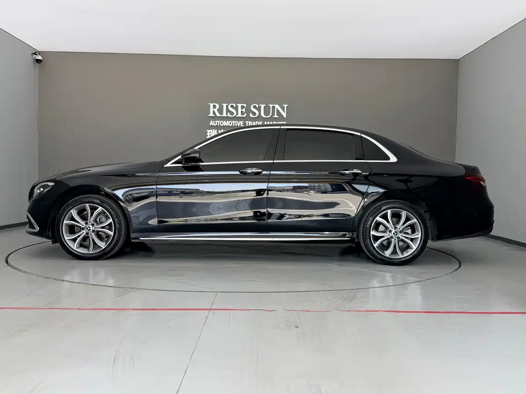 Mercedes-Benz E-Class 2023 — фото 2