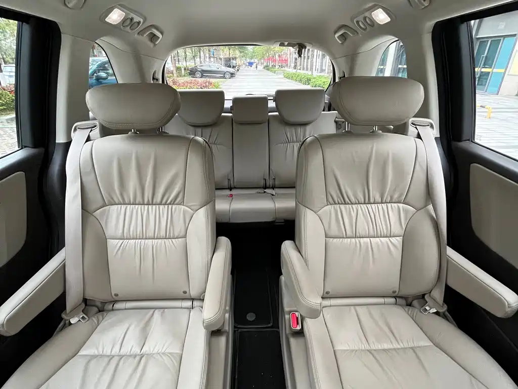Honda Odyssey 2018 — фото 16