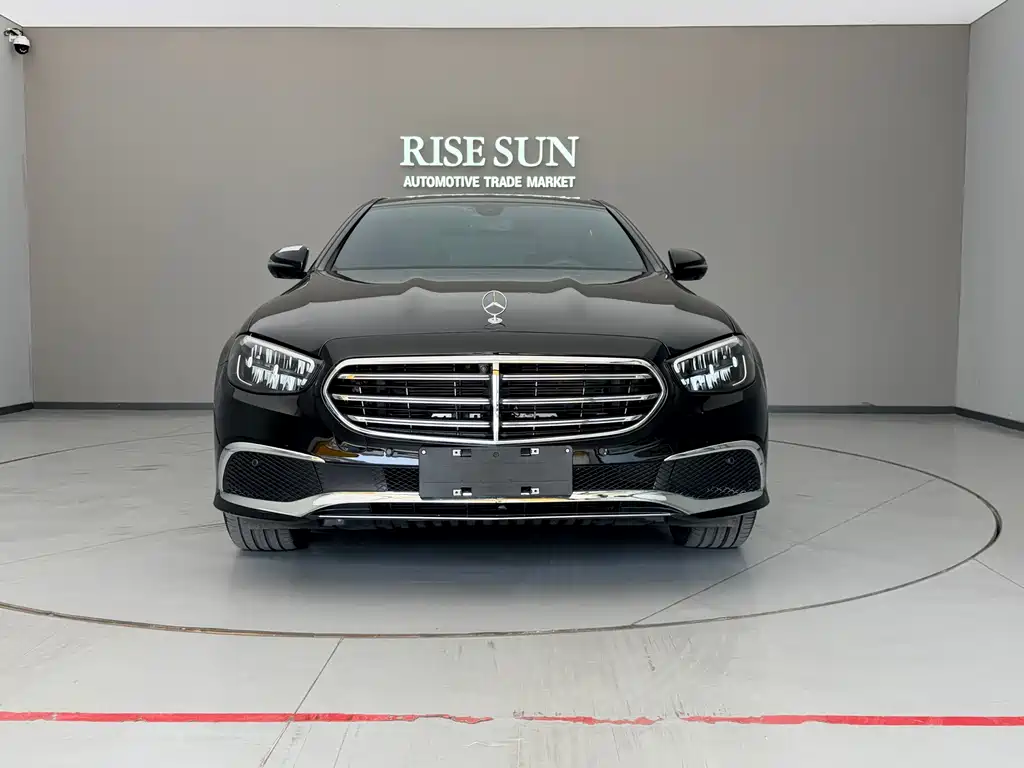 Mercedes-Benz E-Class 2023 — фото 6