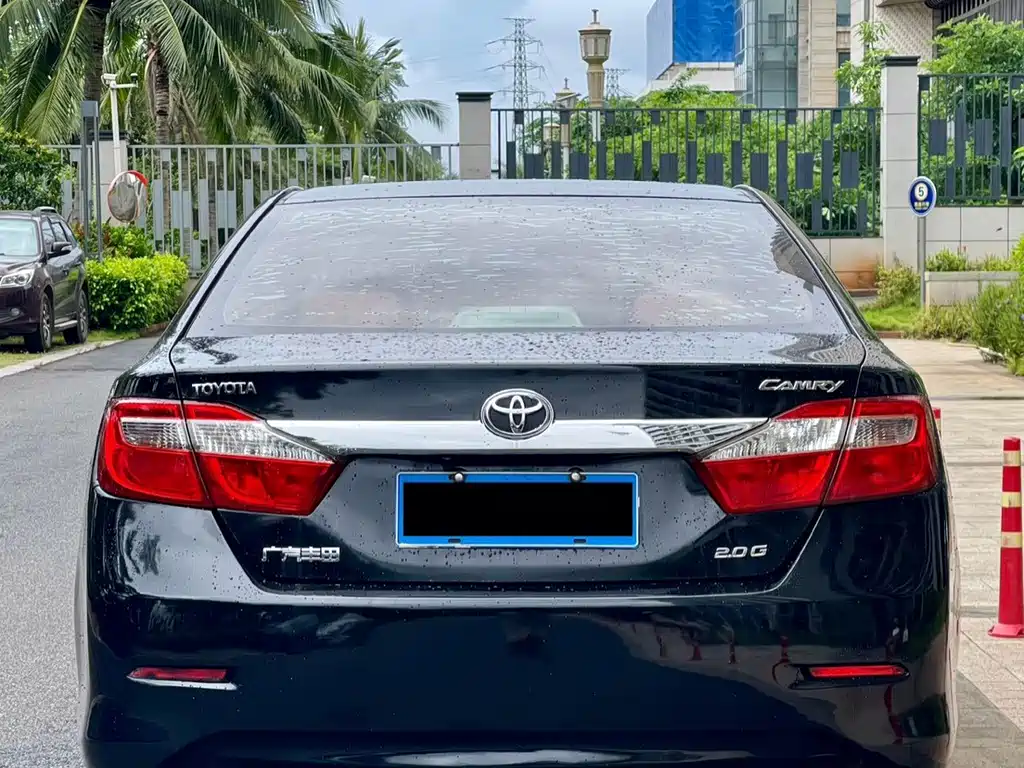Toyota Camry 2014 — фото 8