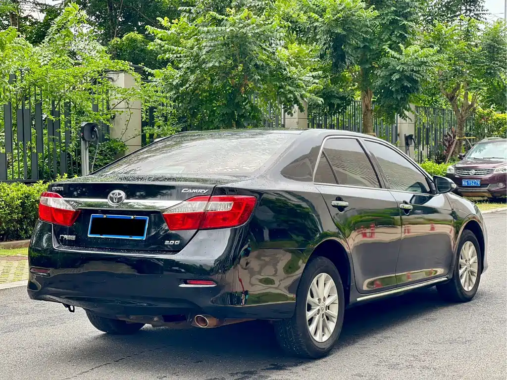 Toyota Camry 2014 — фото 9