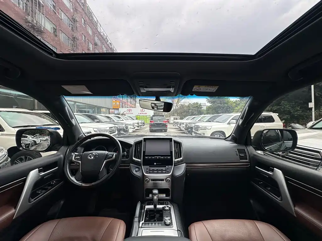Toyota Land Cruiser 2020 — фото 14