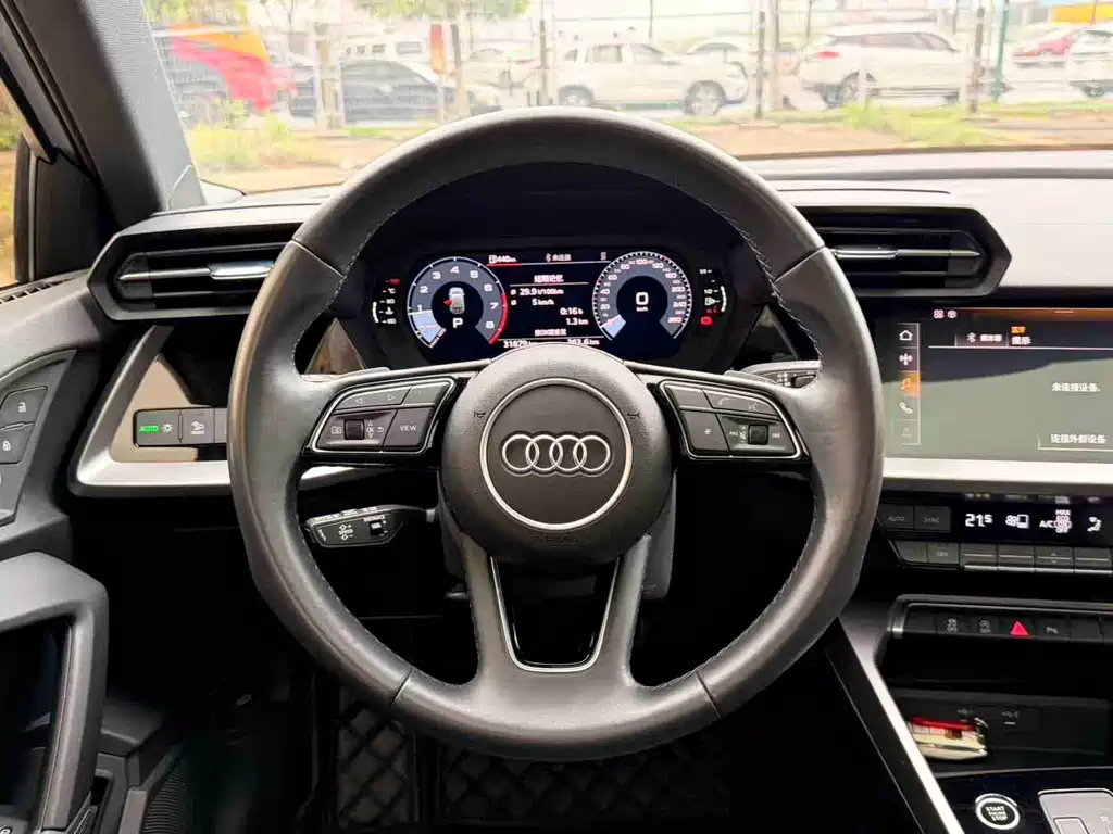 Audi A3 2023 — фото 11