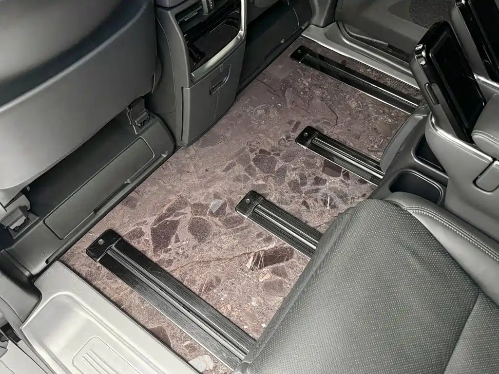 Toyota Alphard 2025 — фото 10
