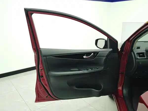 Nissan Tiida 2018