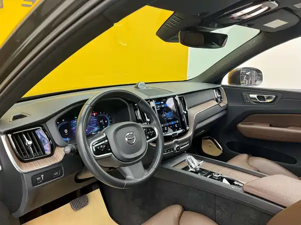 Volvo XC60 2022