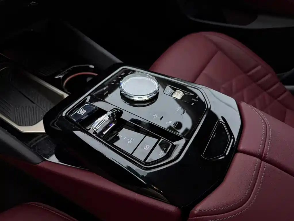 BMW 5 Series 2024 — фото 11