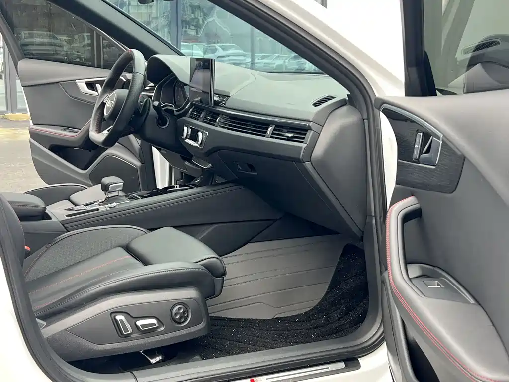 Audi A4L 2025