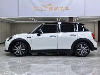 MINI MINI 2023