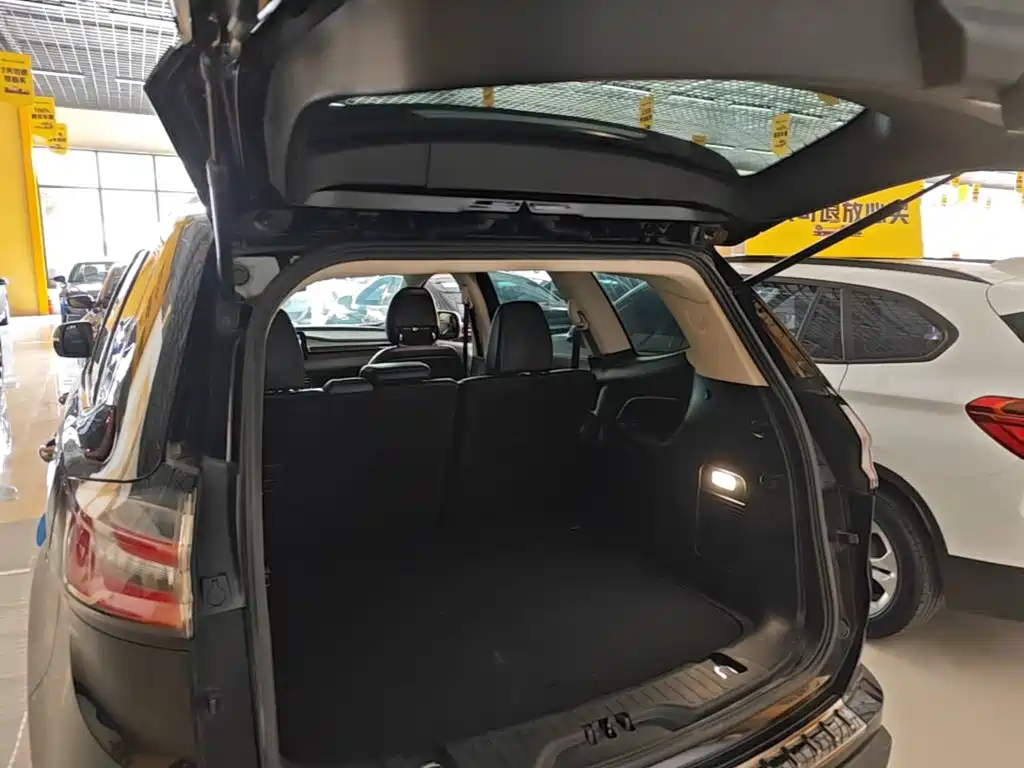 Ford Edge 2022 — фото 15