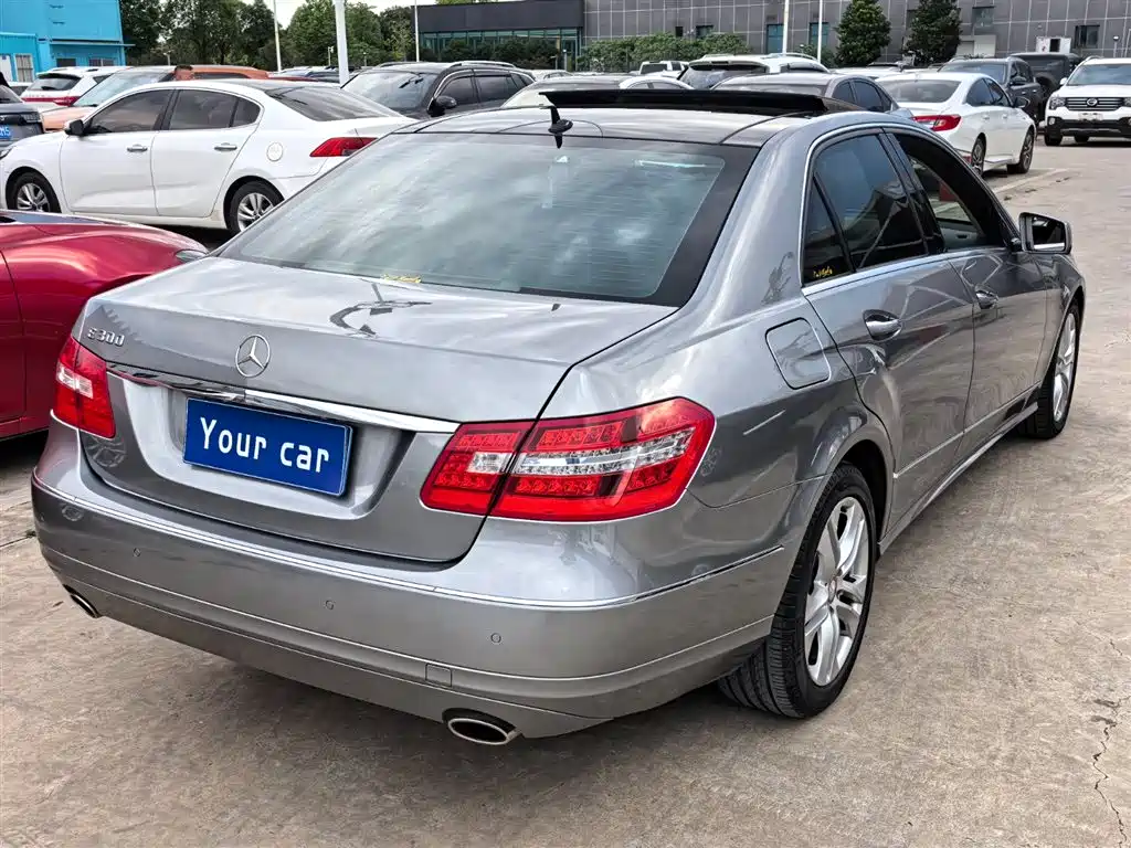 Mercedes-Benz E-Class 2010
