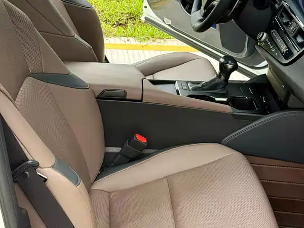 Lexus ES 2023