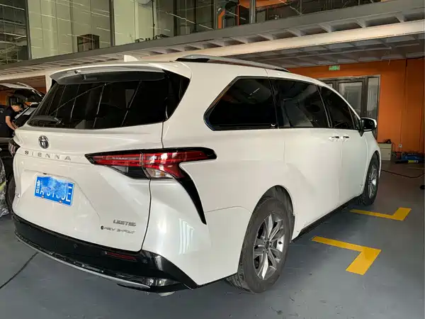 Toyota Sienna 2024