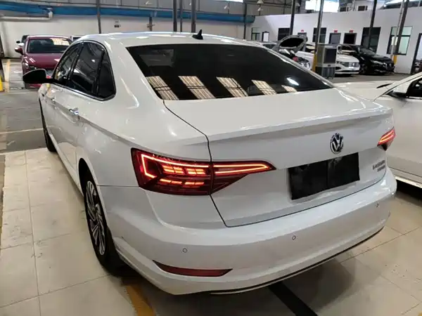 Volkswagen Sagitar 2022
