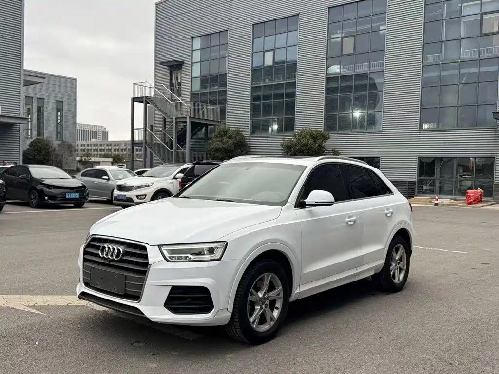 Audi Q3 2019 — фото 1