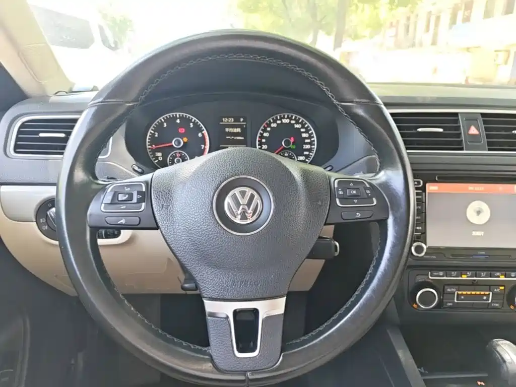 Volkswagen Sagitar 2015 — фото 11