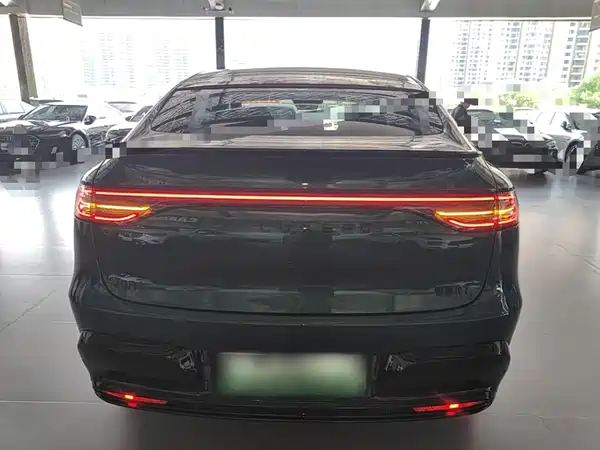 Luxeed R7 2025