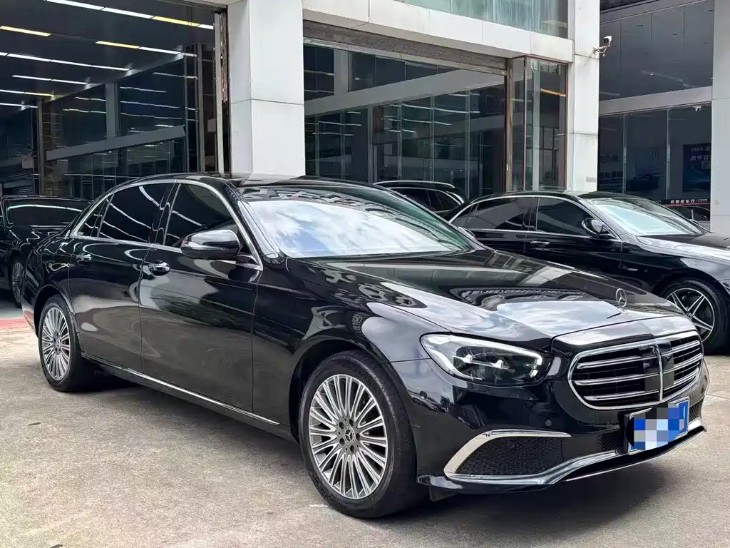 Mercedes-Benz E-Class 2023 — фото 3