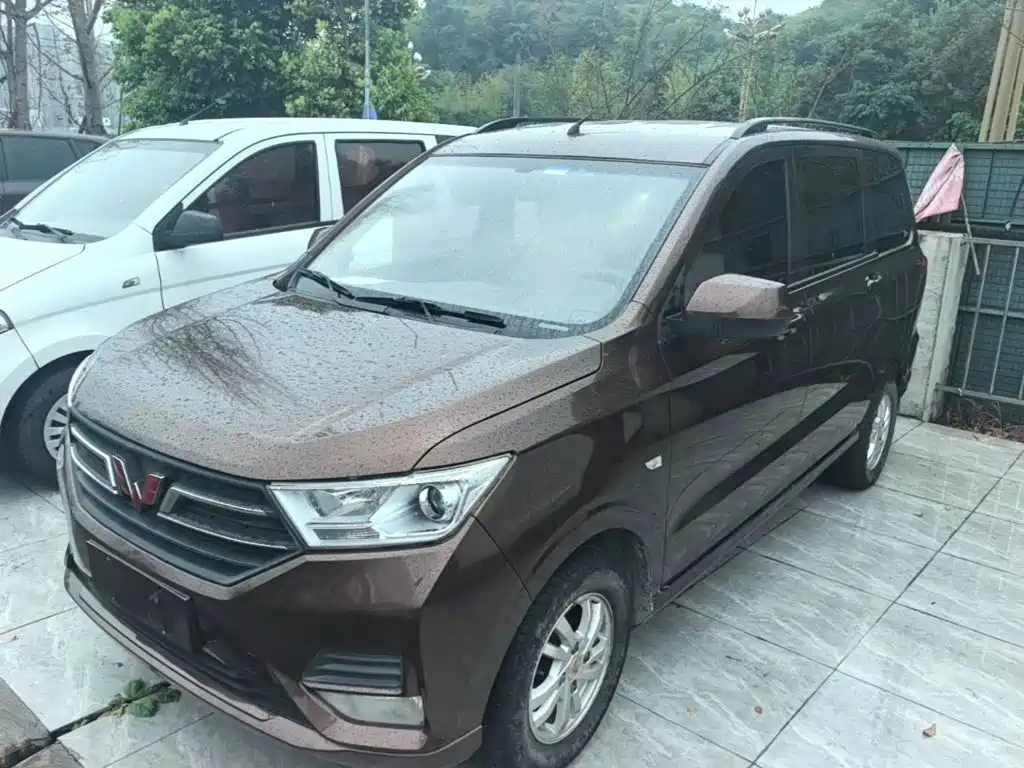 Wuling Hongguang 2019 — фото 1