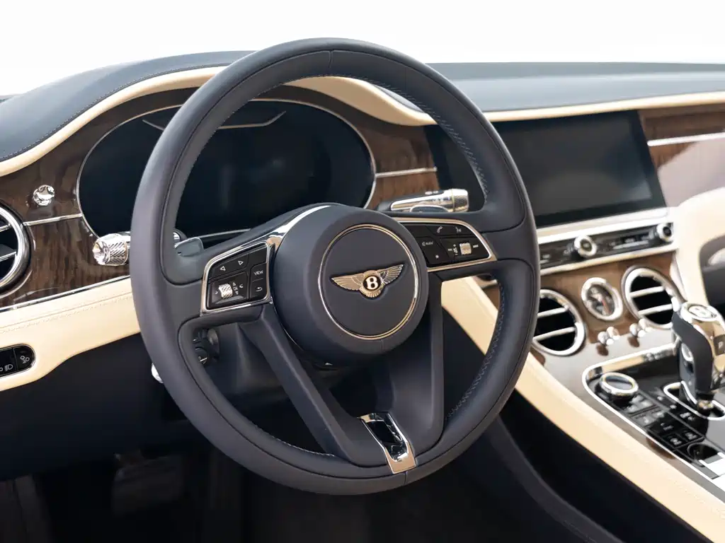 Bentley Continental 2020 — фото 16
