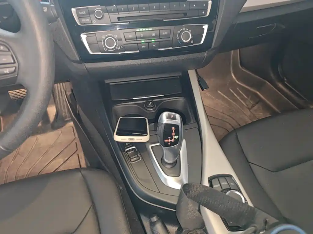 BMW 1 Series 2016 — фото 14