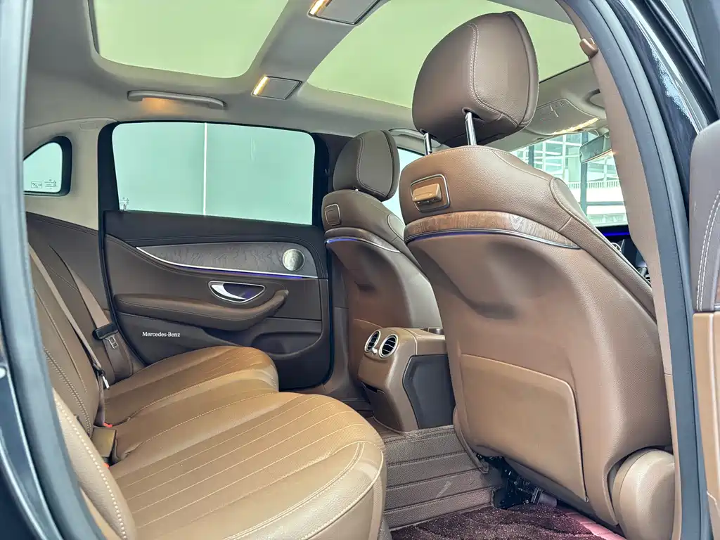 Mercedes-Benz E-Class 2020 — фото 13