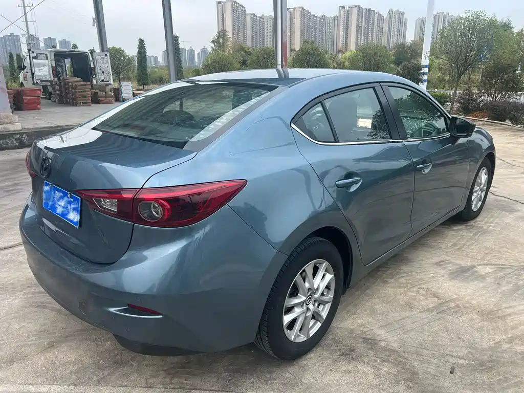 Mazda 3 Axela 2018 — фото 6