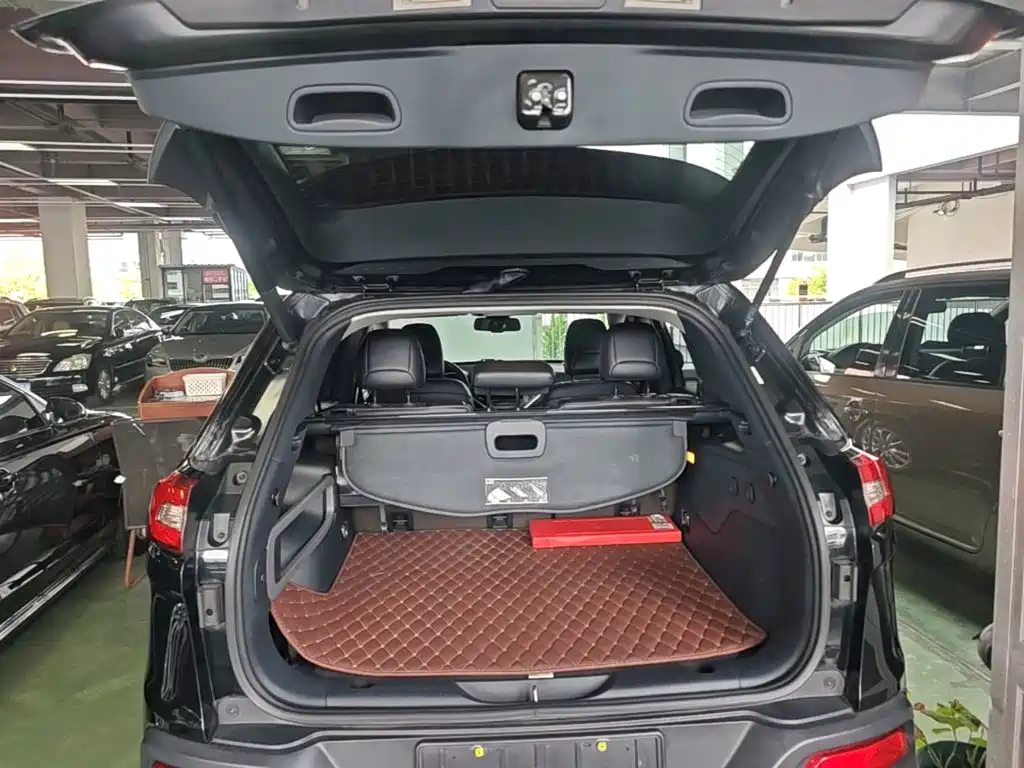 Jeep Cherokee 2015 — фото 19