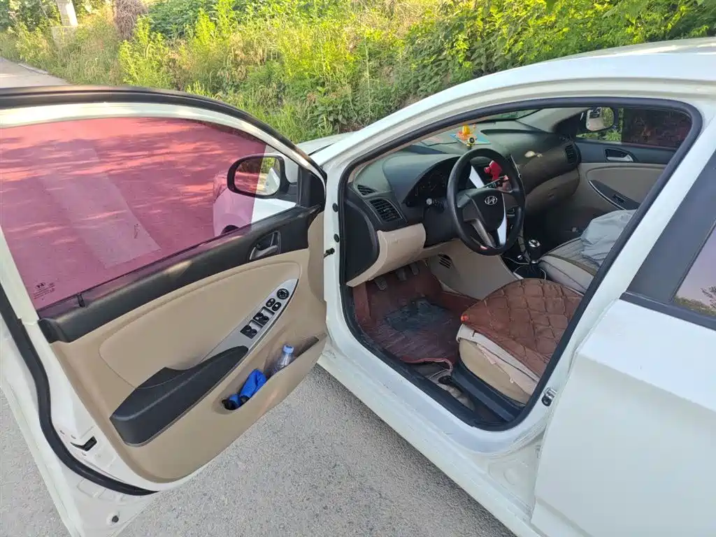 Hyundai Verna 2015 — фото 14