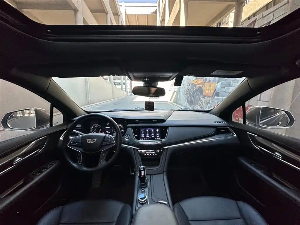 Cadillac XT5 2023 — фото 11