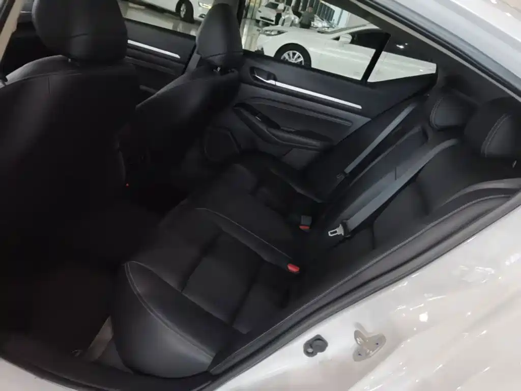 Nissan Teana 2023 — фото 17