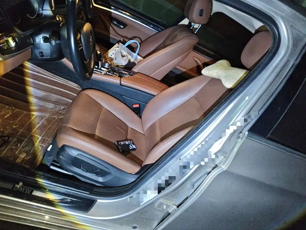 BMW 5 Series 2017 — фото 11