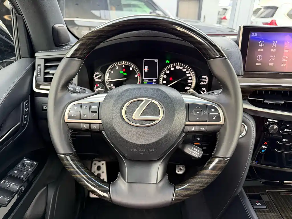 Lexus LX 2019 — фото 7