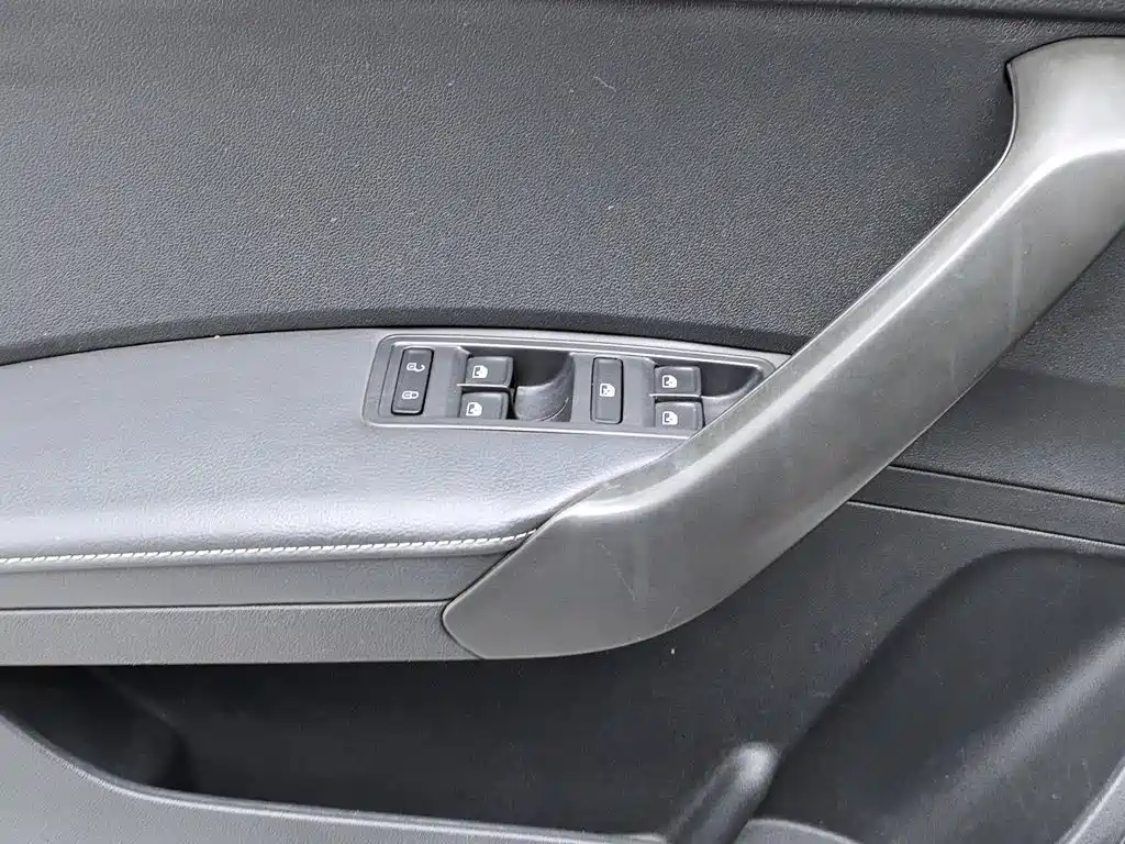 Skoda Rapid Spaceback 2018 — фото 9